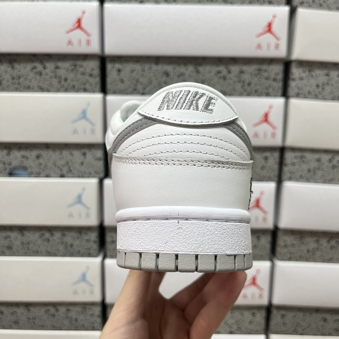 Nike SB Dunk Low Supreme 94 White Metallic Silver Collab (Grey) - Image 5