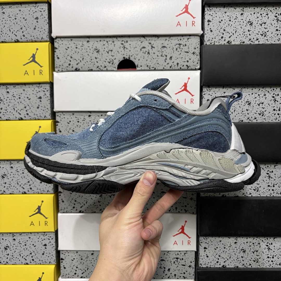 Balenciaga Triple S 2 - Image 7