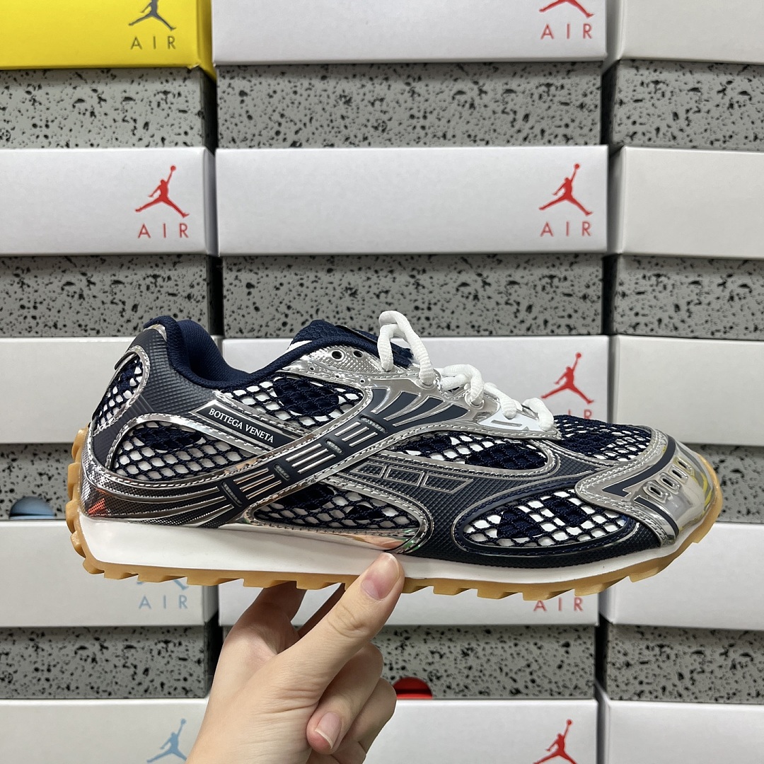 Bottega Veneta Orbit Surf Vapor - Image 3