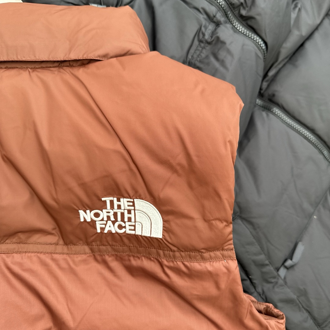 The North Face TNF 1996 Retro Nuptse Vest - Image 39