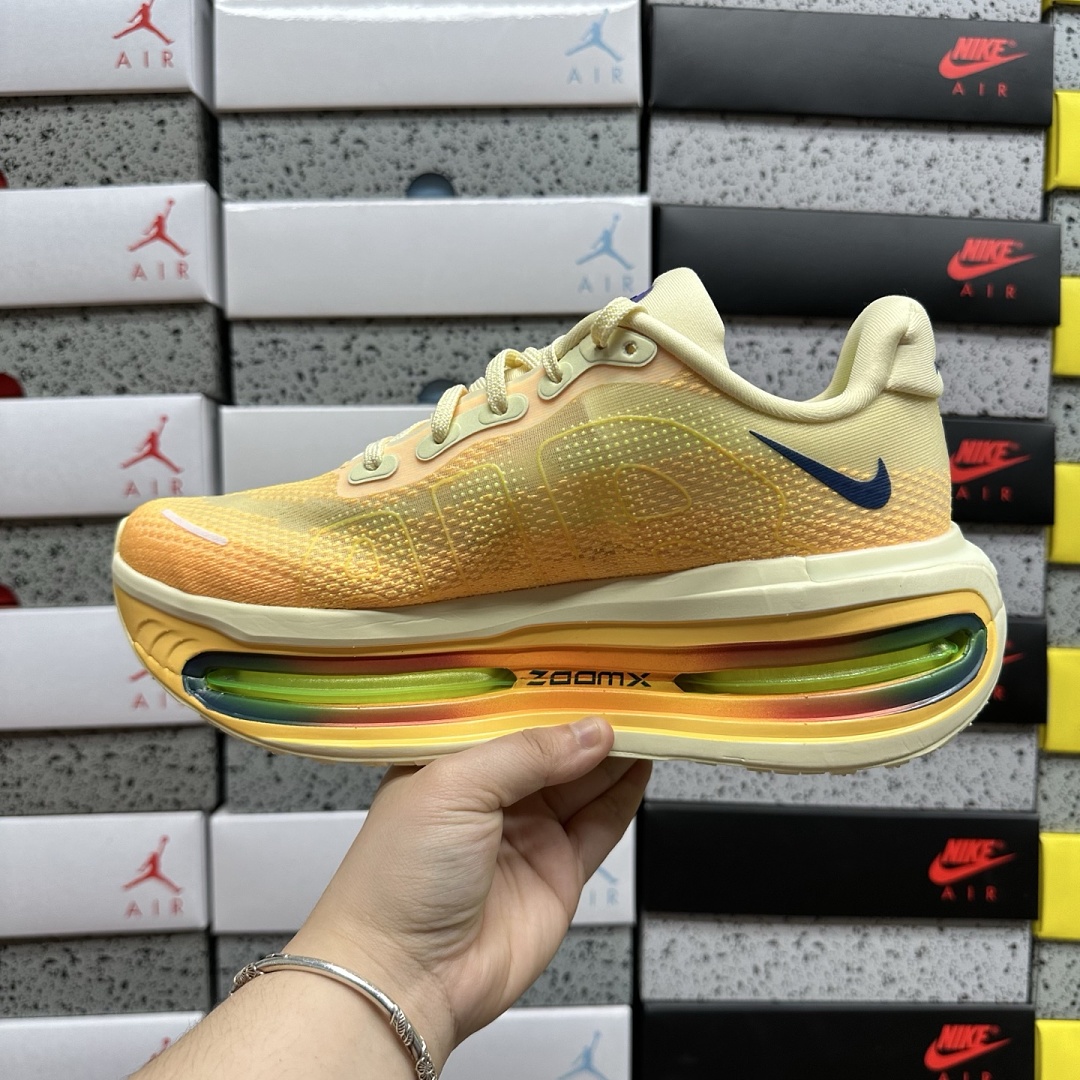 Nike Vomero Premium Alabaster - Image 5
