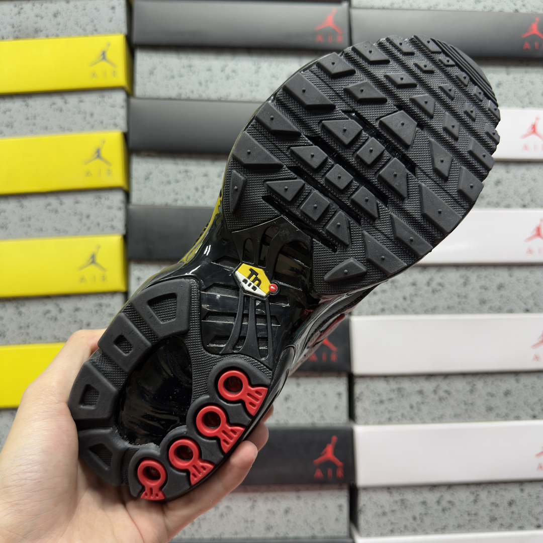 Nike Air Max Plus Black Gradient (Red) - Image 6