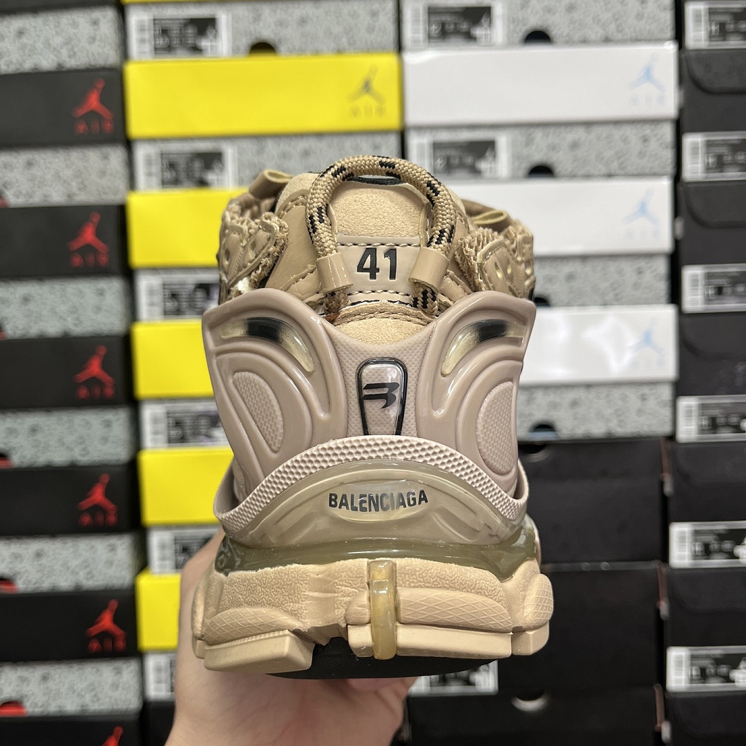 Balenciaga BLCG Runner 7.0 - Image 8