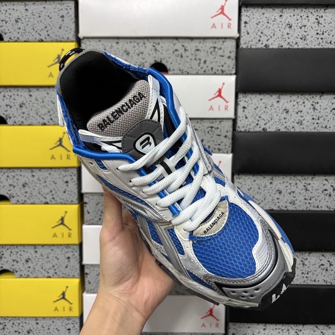 Balenciaga BLCG Runner 7.0 - Image 10