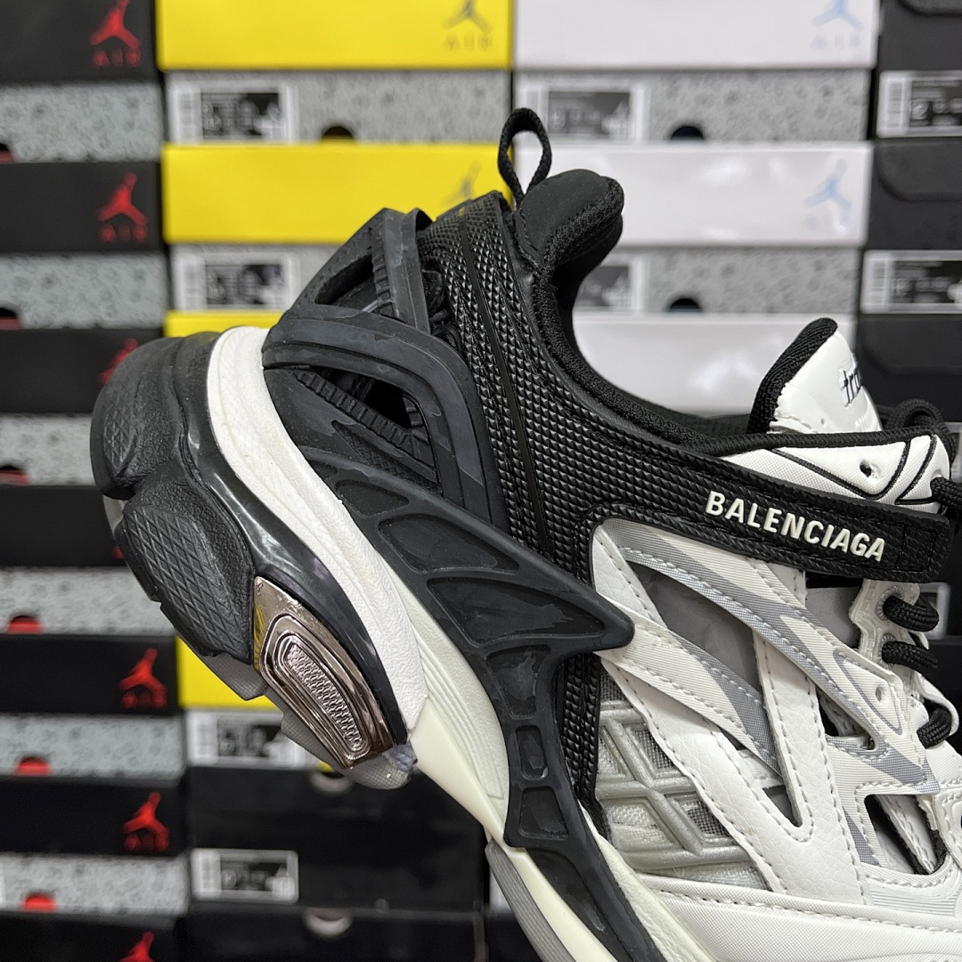 Balenciaga Track 2.0 - Image 74
