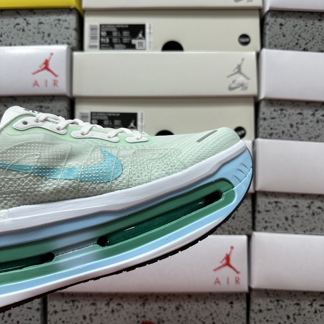 Nike Vomero Premium HQ2050-983 - Image 5