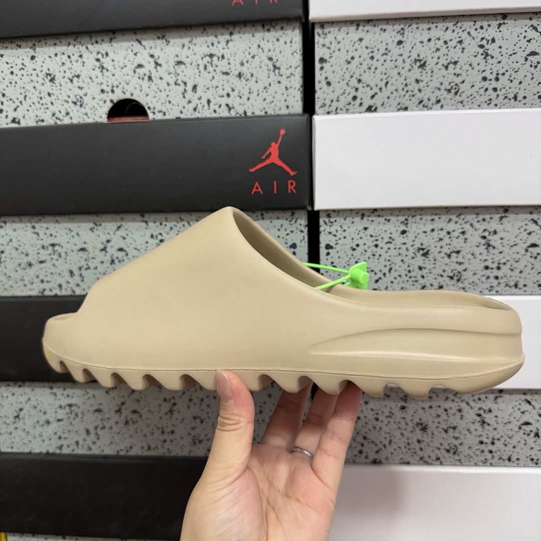 Adidas Slide/Foam Runner - Image 74