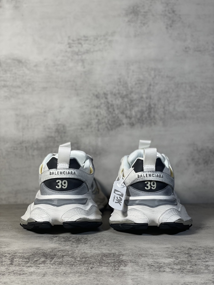 Balenciaga Cargo - Image 98