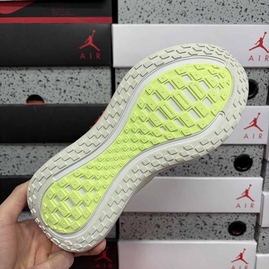 Nike Vomero Plus Barely Volt - Image 3