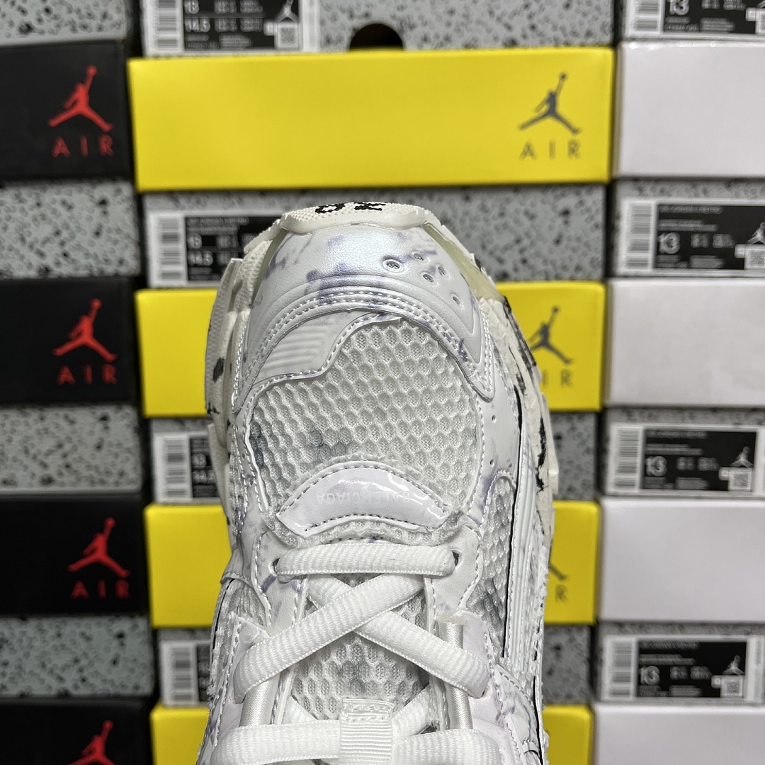 Balenciaga BLCG Runner 7.5 - Image 6