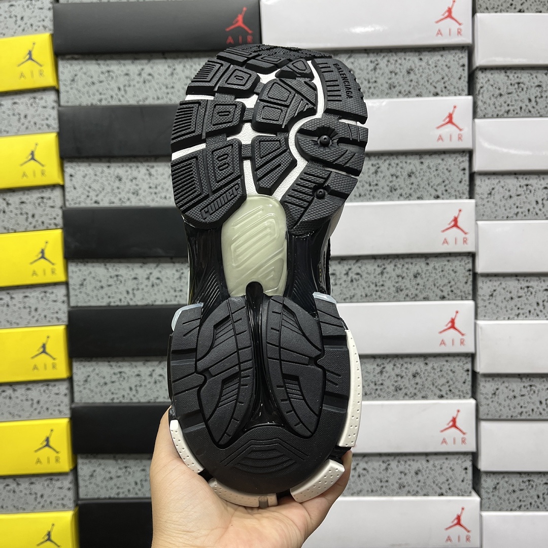Balenciaga Runner LED 7.0 (Black White) - Image 7