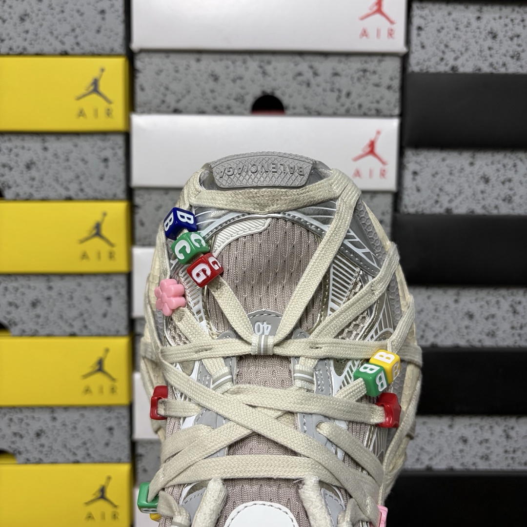 Balenciaga 3XL - Image 11