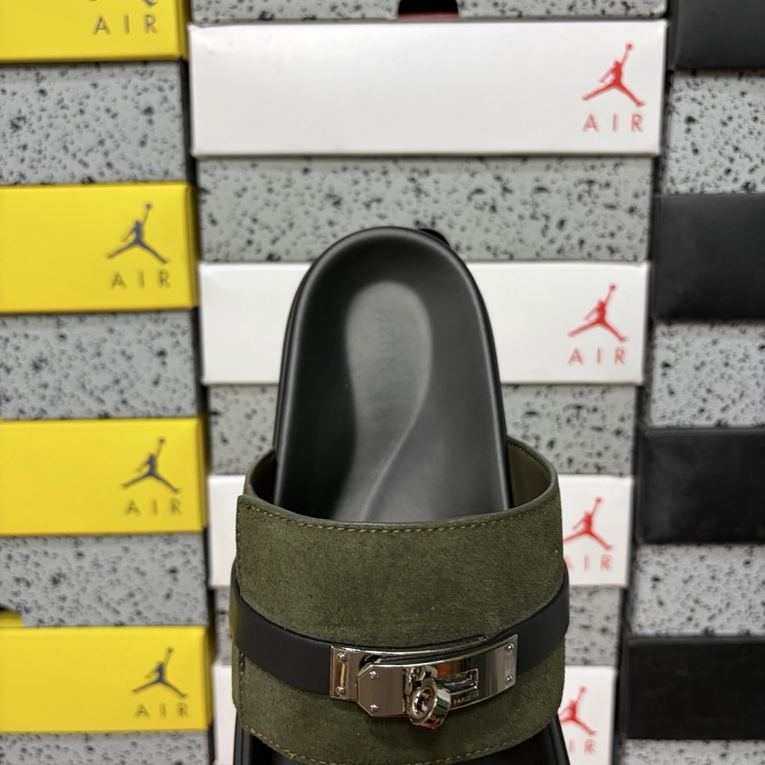 Hermes Chypre Sandal Military Green Buckle - Image 2