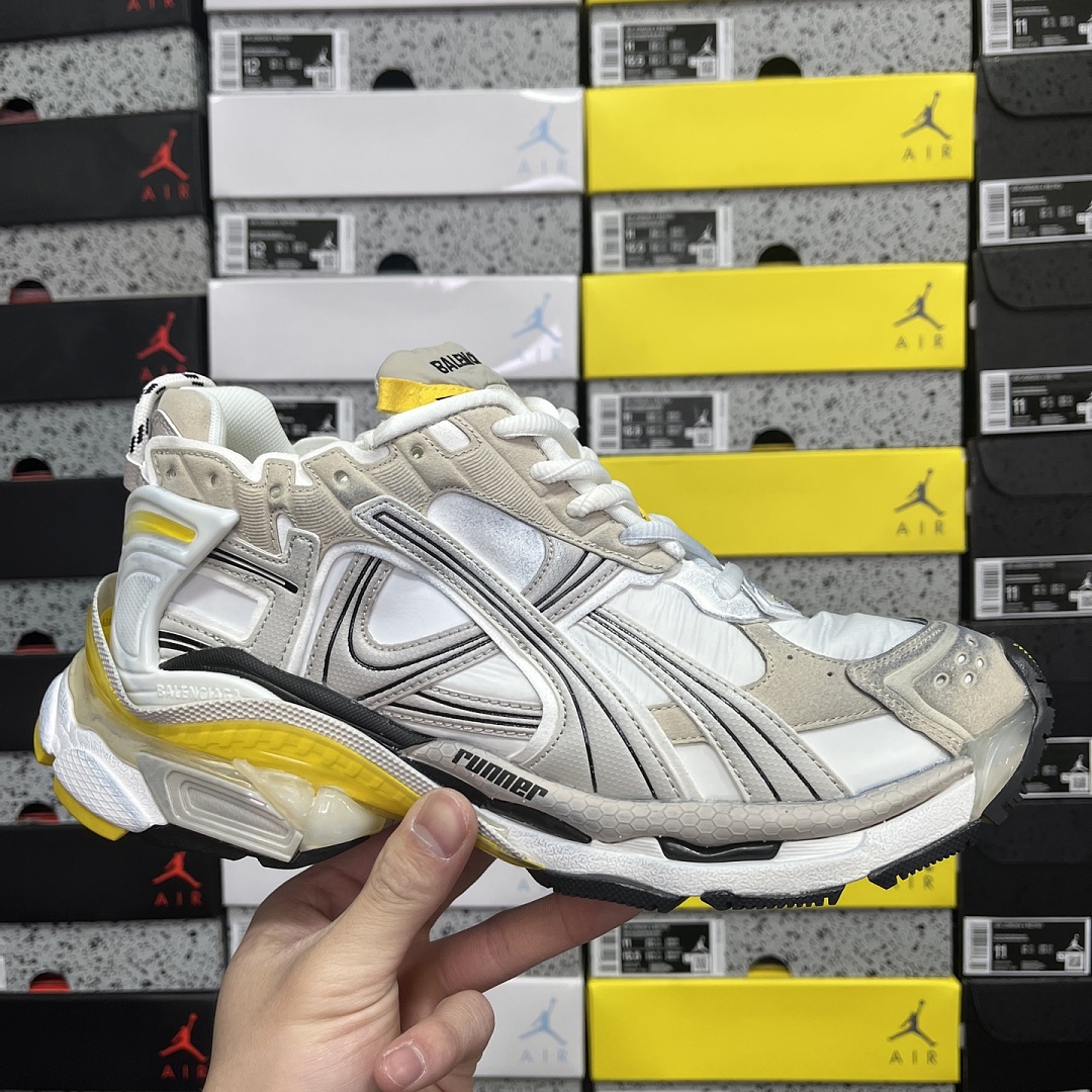 Balenciaga BLCG Runner 7.5 - Image 8