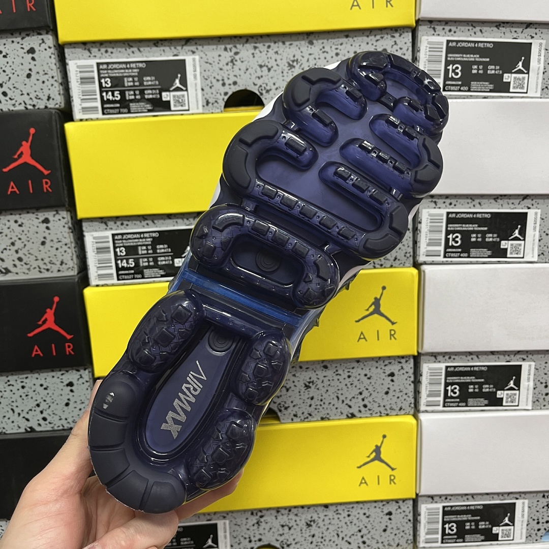Nike Air VaporMax Plus - Image 4