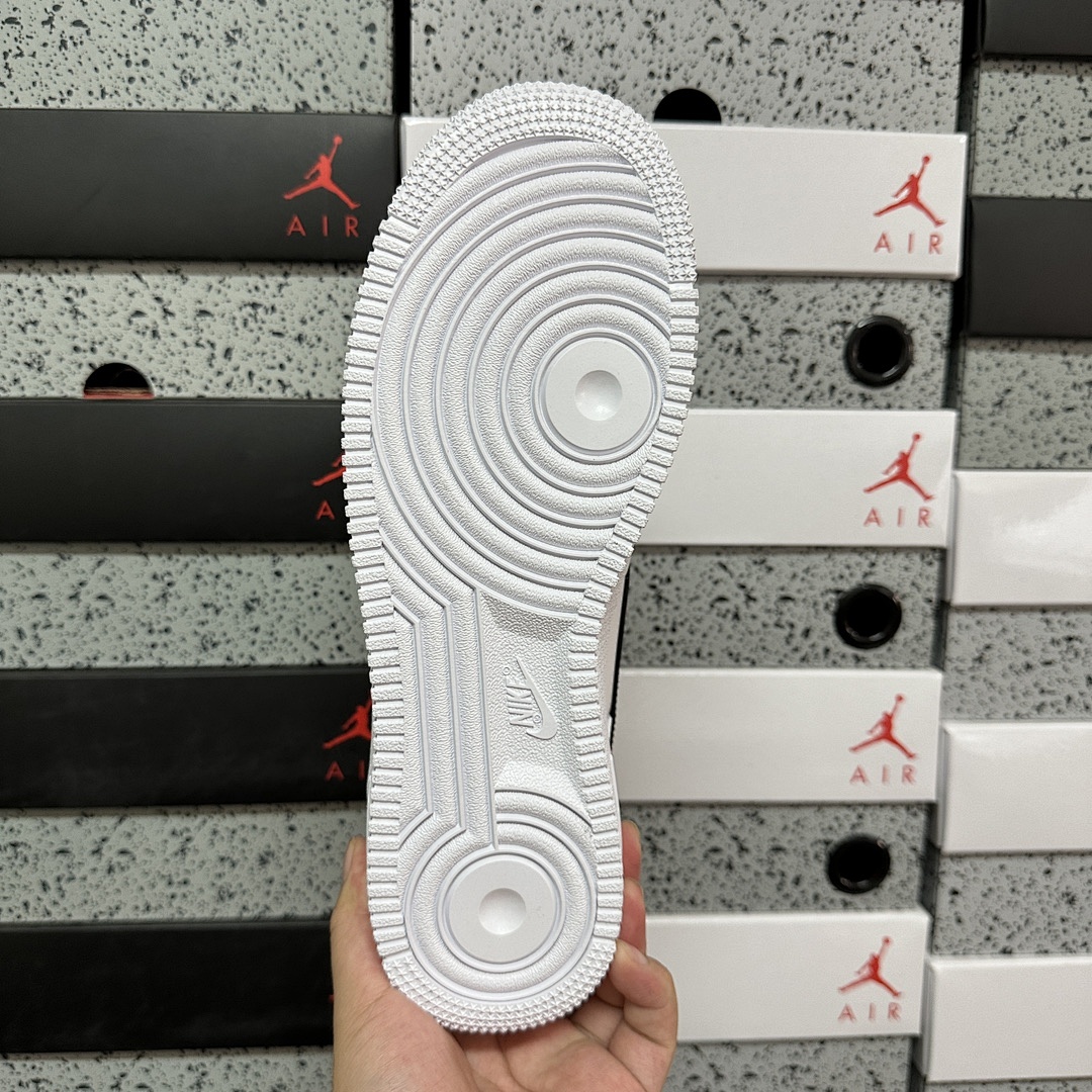 Nike Air Force 1 Low Supreme White Black Sup - Image 4
