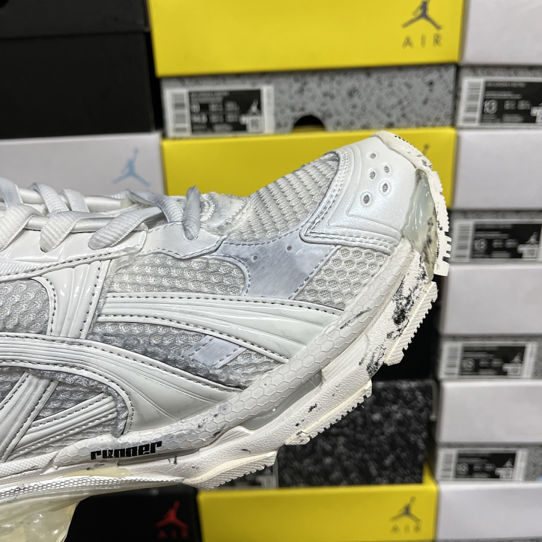 Balenciaga BLCG Runner 7.5 - Image 5