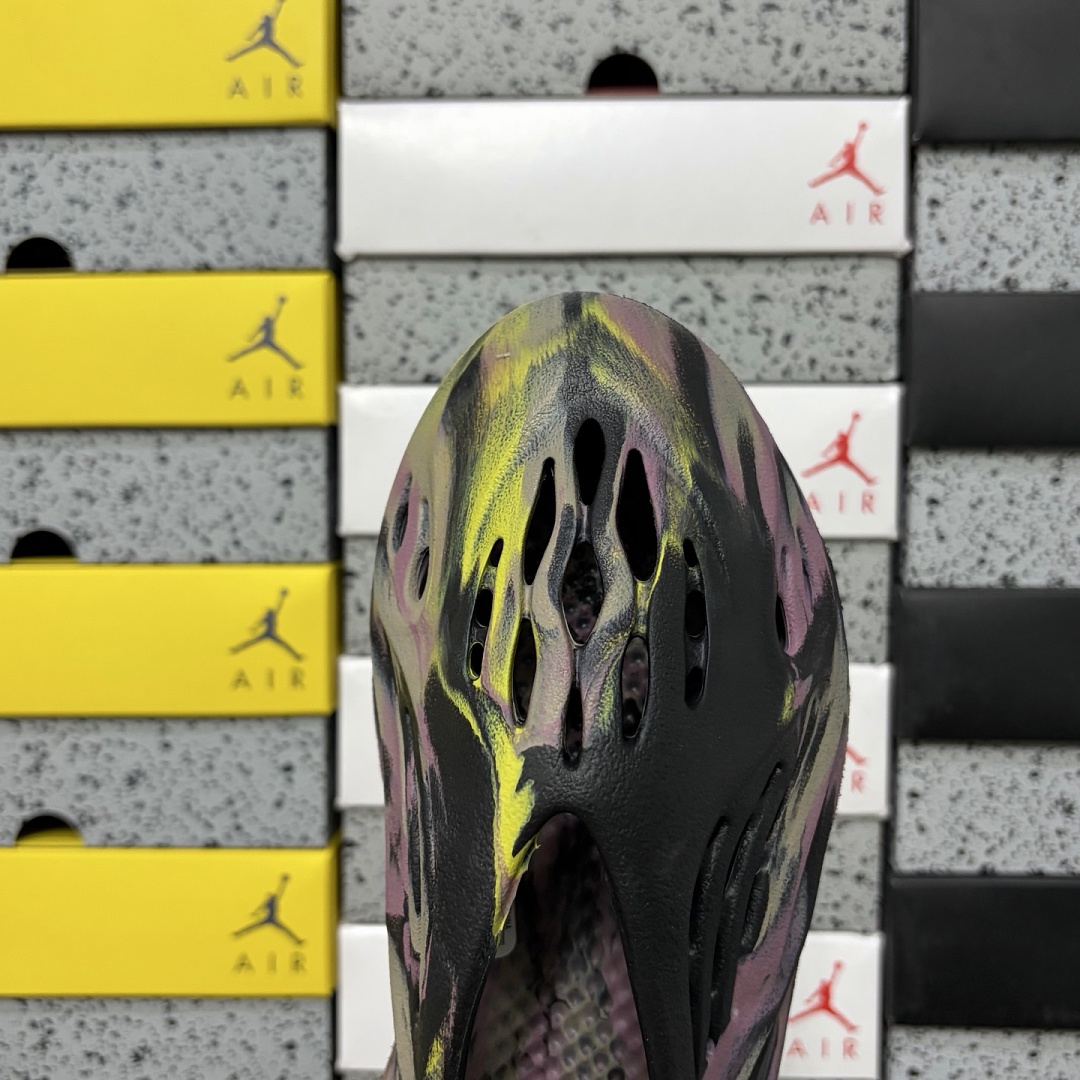 Adidas Yeezy Foam RNR MX Carbon Clogs - Image 10