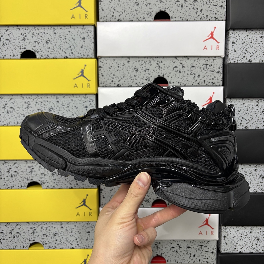 Balenciaga BLCG Runner Black 7.0 - Image 7