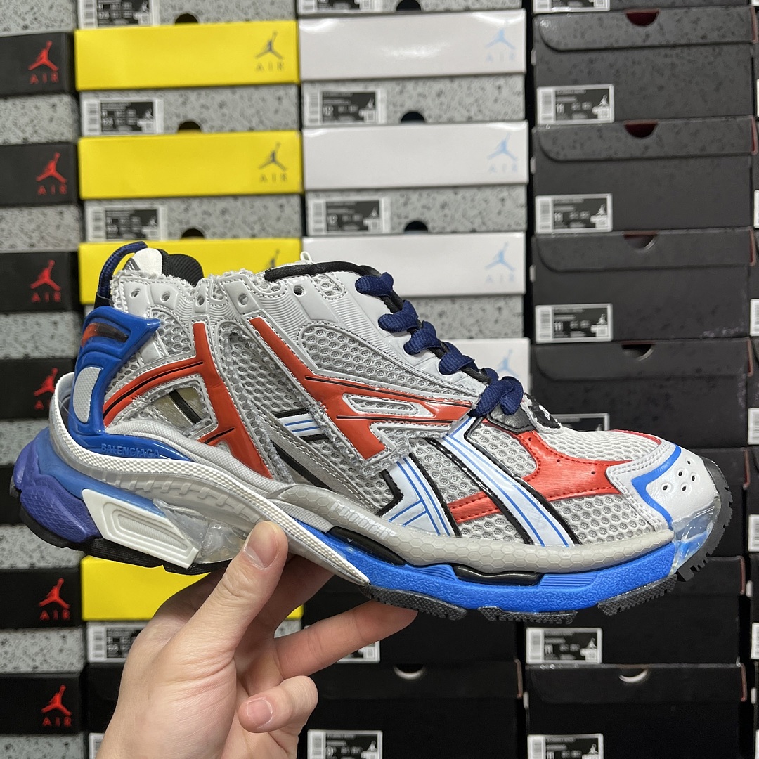 Balenciaga BLCG Runner 7.0 - Image 4
