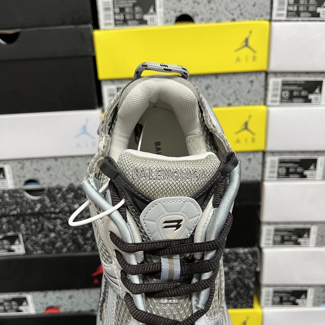 Balenciaga BLCG Runner 7.5 - Image 5