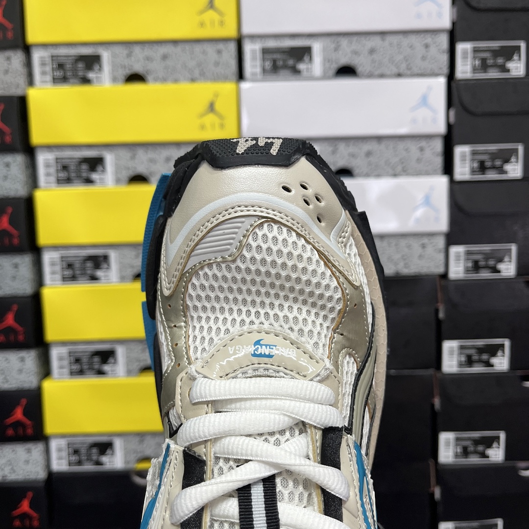 Balenciaga BLCG Runner 7.0 - Image 4