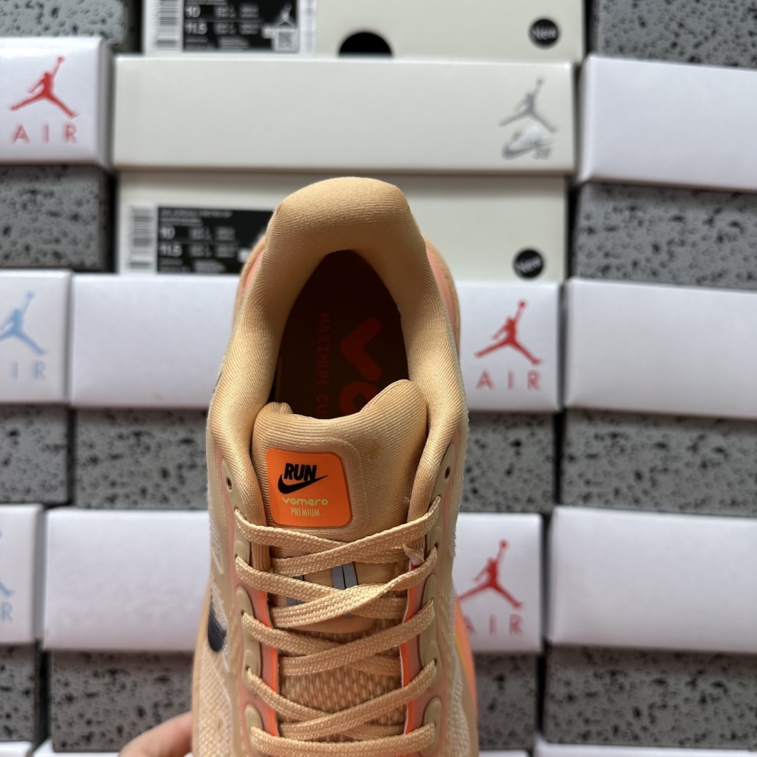 Nike Vomero Premium HQ2050-100 - Image 4