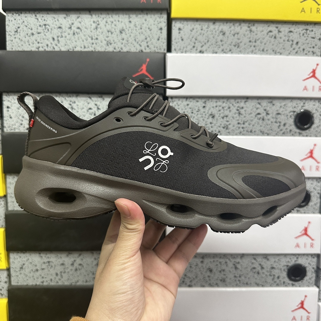 On Running Cloudsolo LOEWE (Dark Brown Black) - Image 4