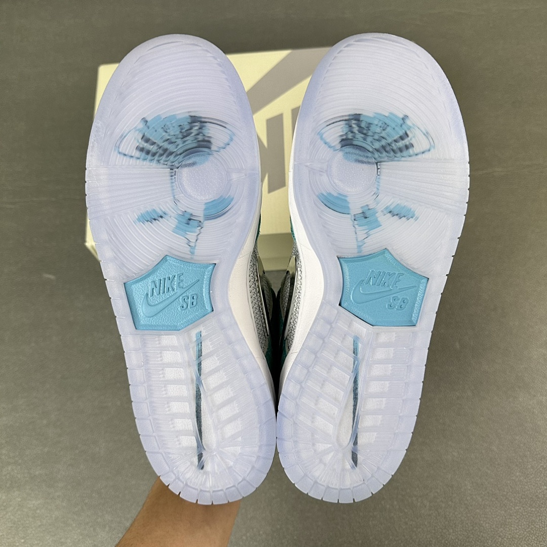 Nike SB Dunk Low April Skateboards - Image 2