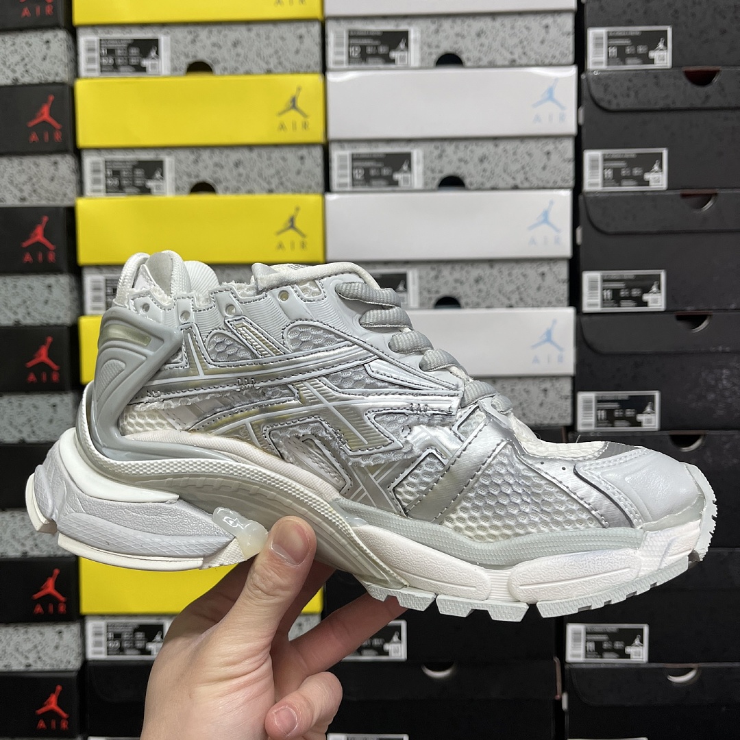 Balenciaga BLCG Runner 7.0 - Image 9