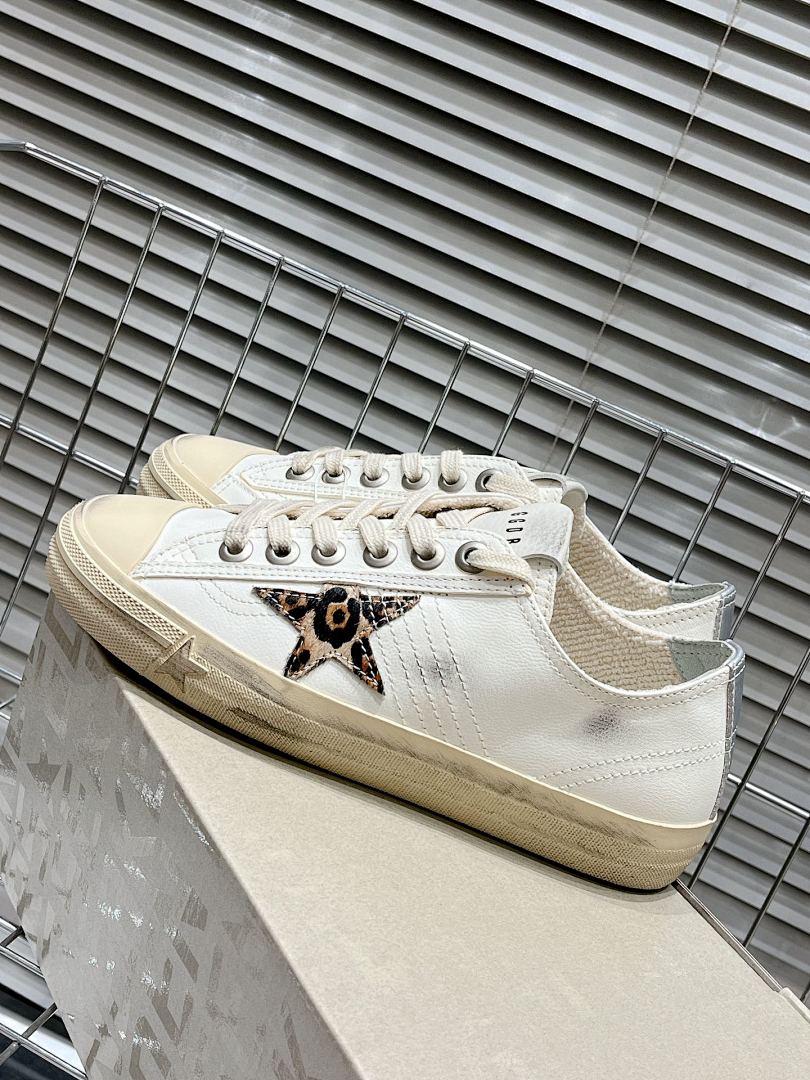 Golden Goose Deluxe Brand 11