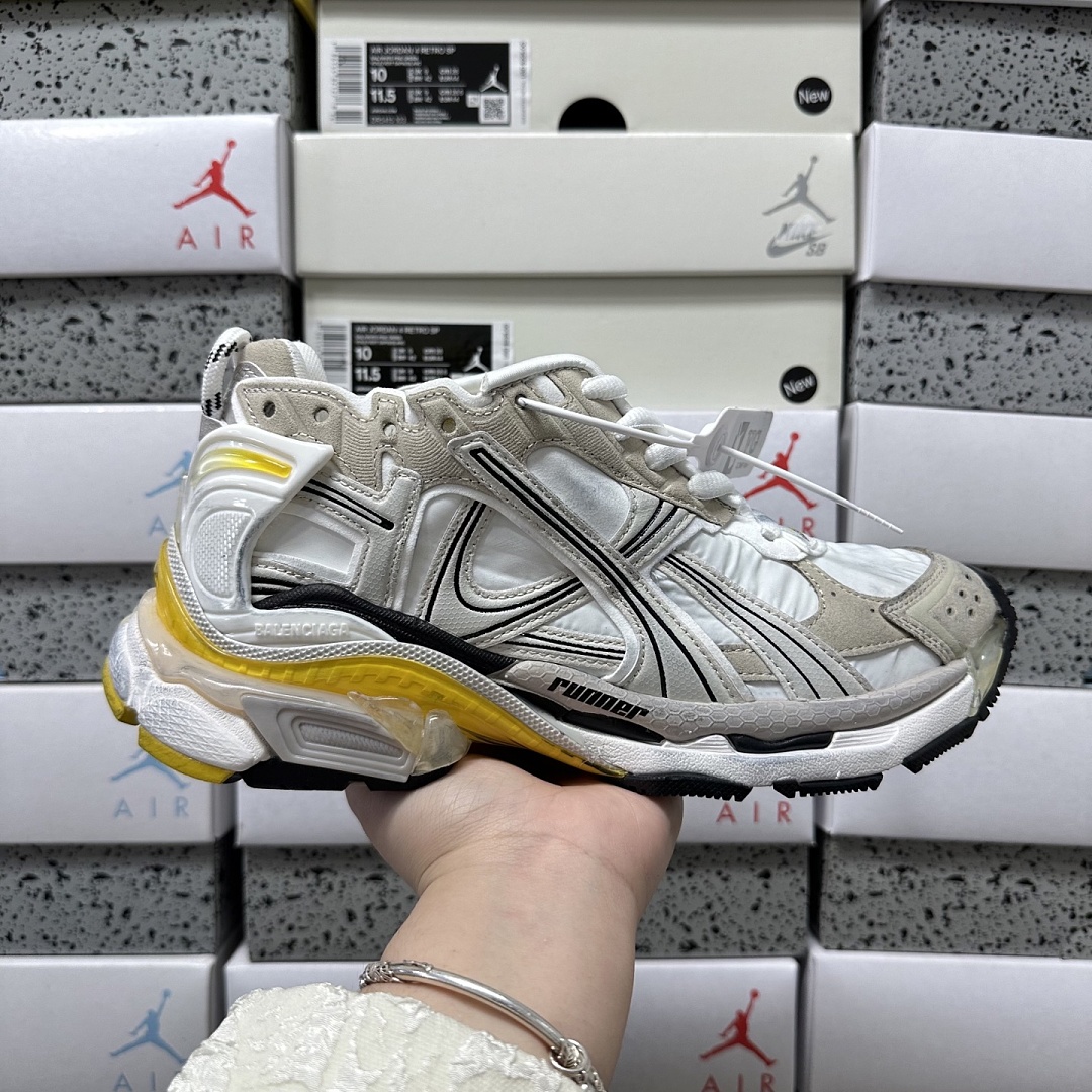 Balenciaga BLCG Runner - Image 14