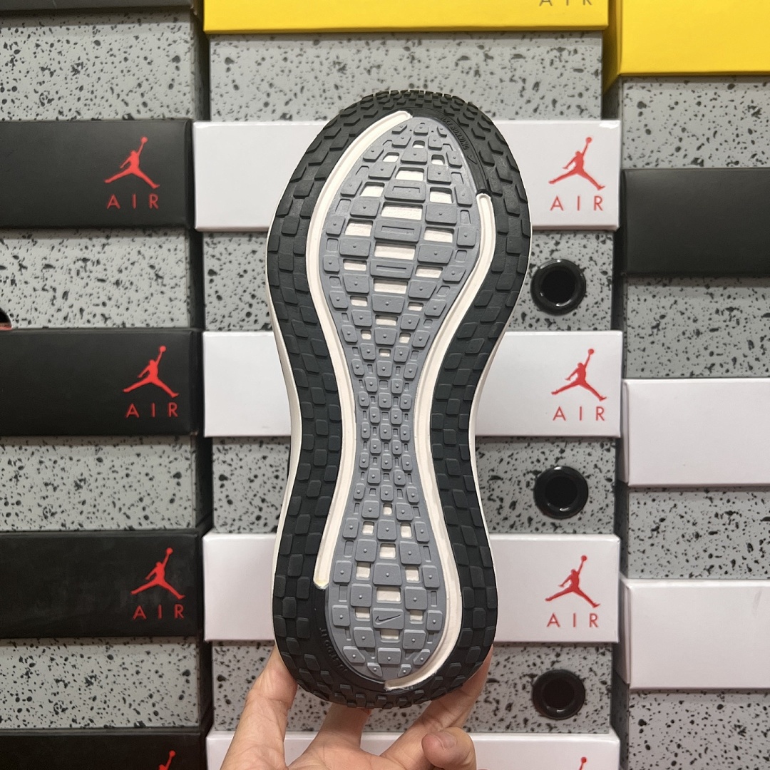 Nike Vomero Plus Anthracite White Wolf (Grey) - Image 3