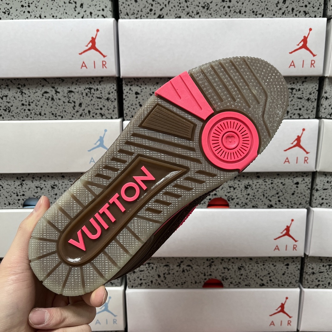 Louis Vuitton Trainer - Image 9