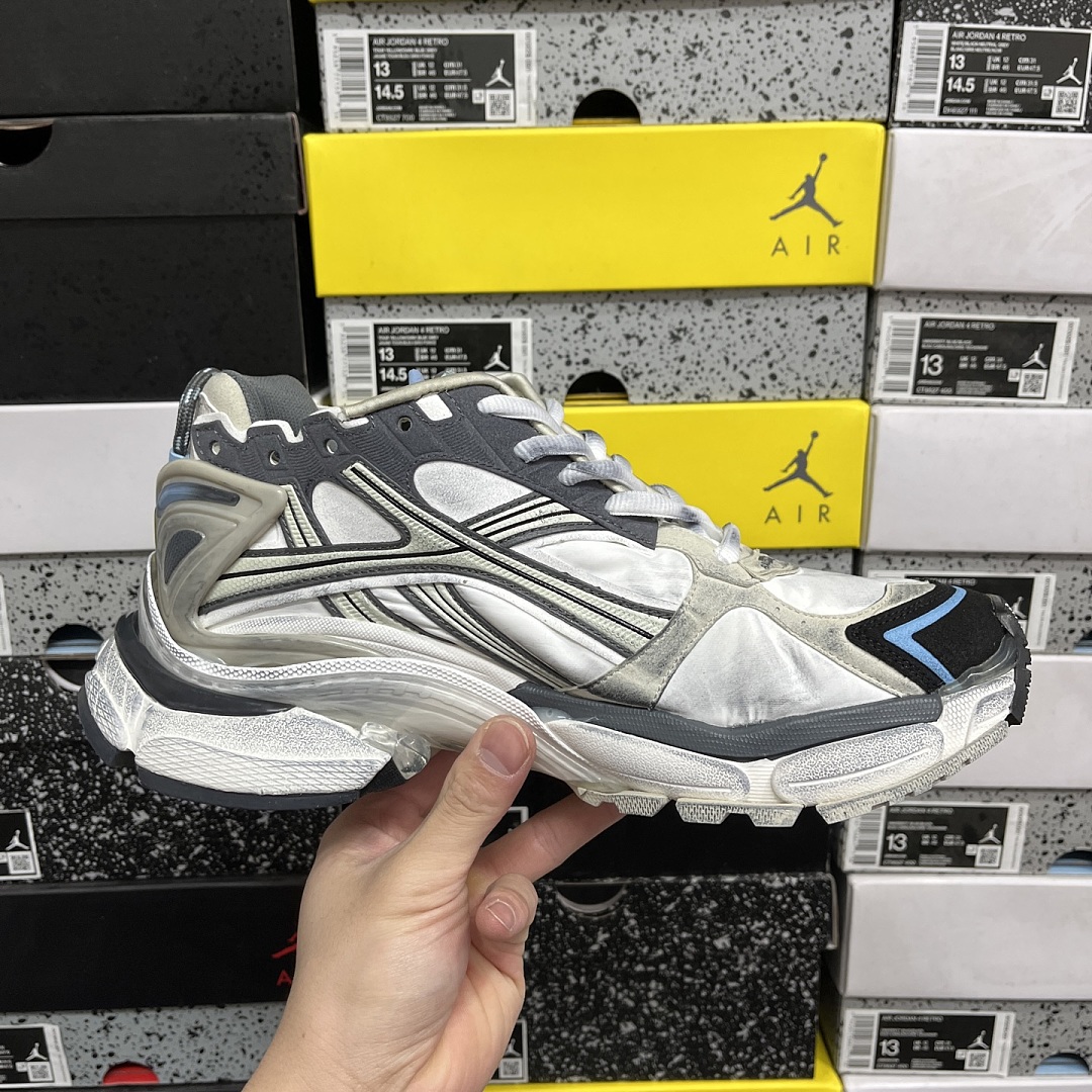 Balenciaga BLCG Runner 7.5 - Image 6