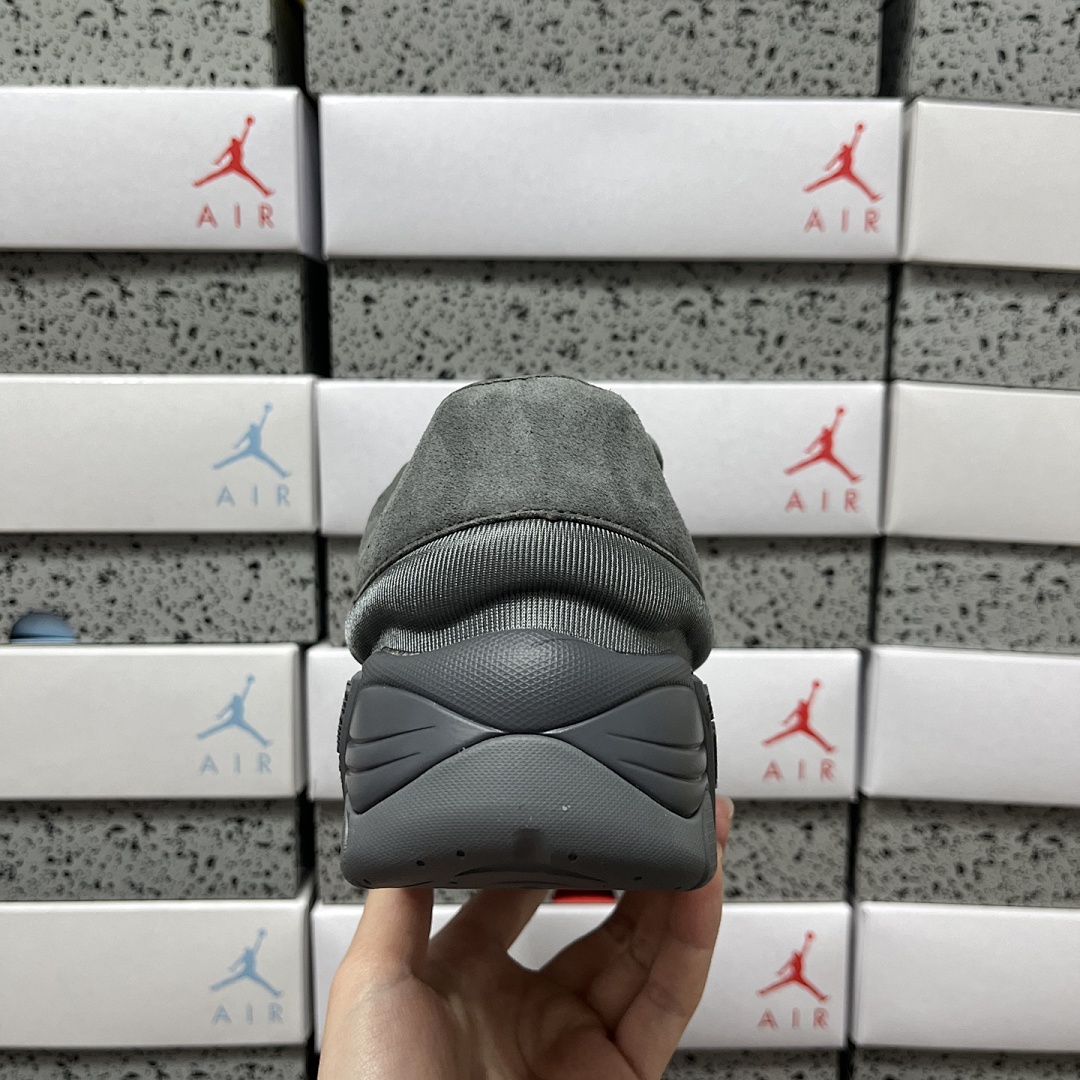 On Running Raf Simons Antei Low Top Concrete Suede - Image 4