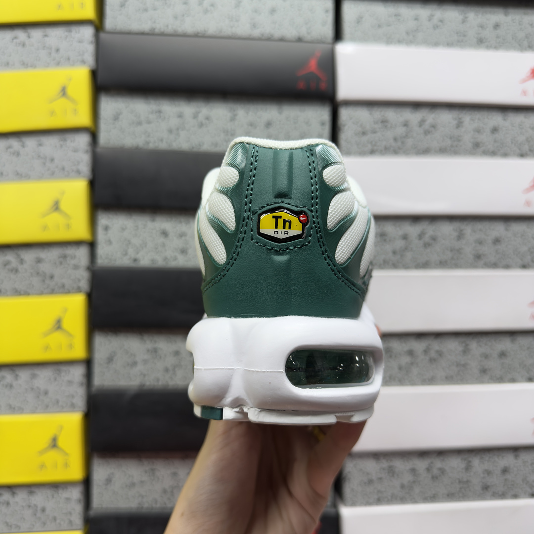 Nike Air Max Plus - Image 8