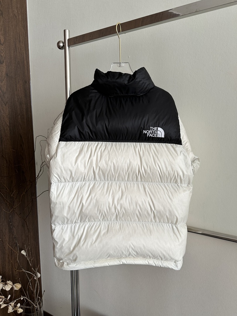 Chanel The North Face 1996 Retro Nuptse 700 Fill Packable Jacket - Image 32