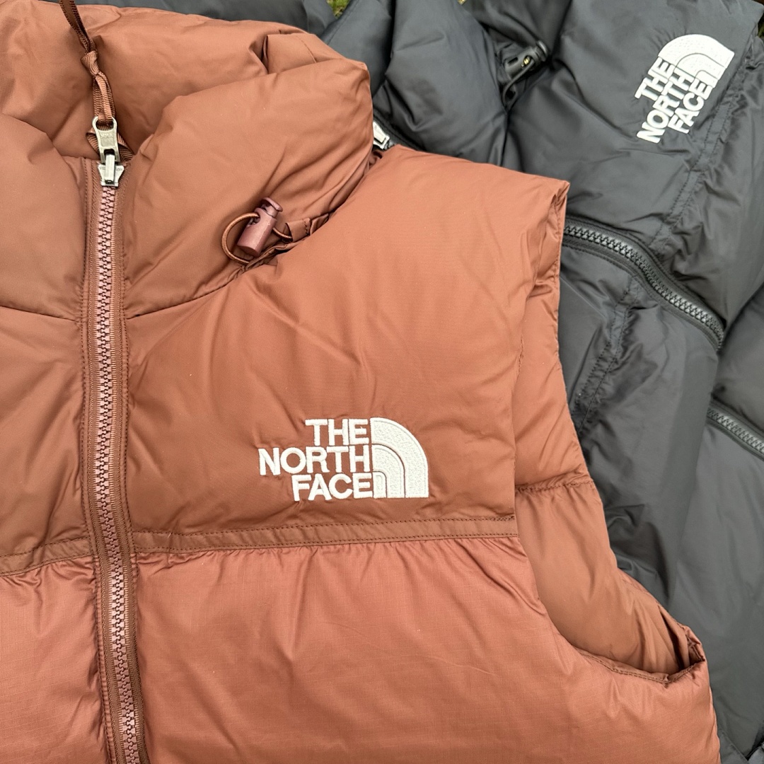 The North Face TNF 1996 Retro Nuptse Vest - Image 45