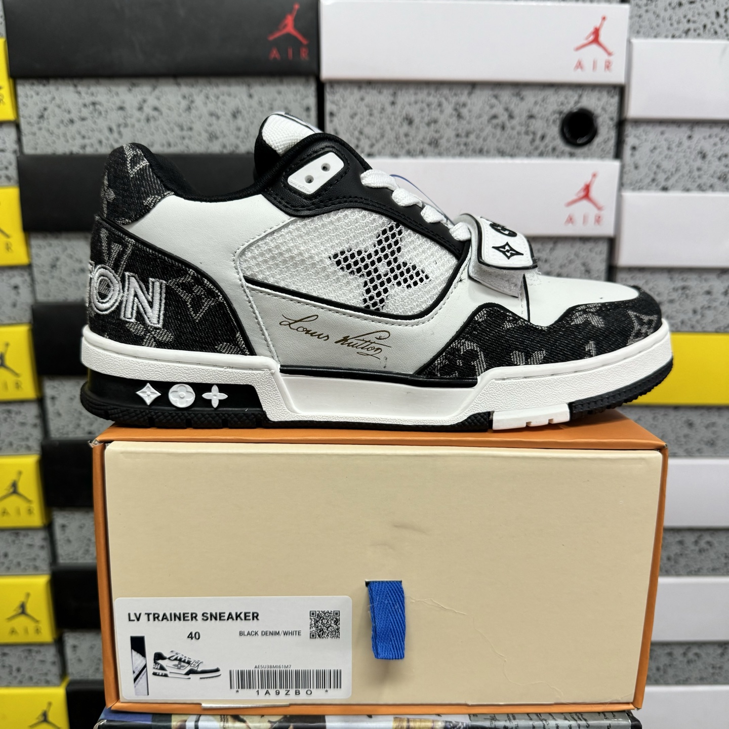 Louis Vuitton Trainer (Black White) - Image 10