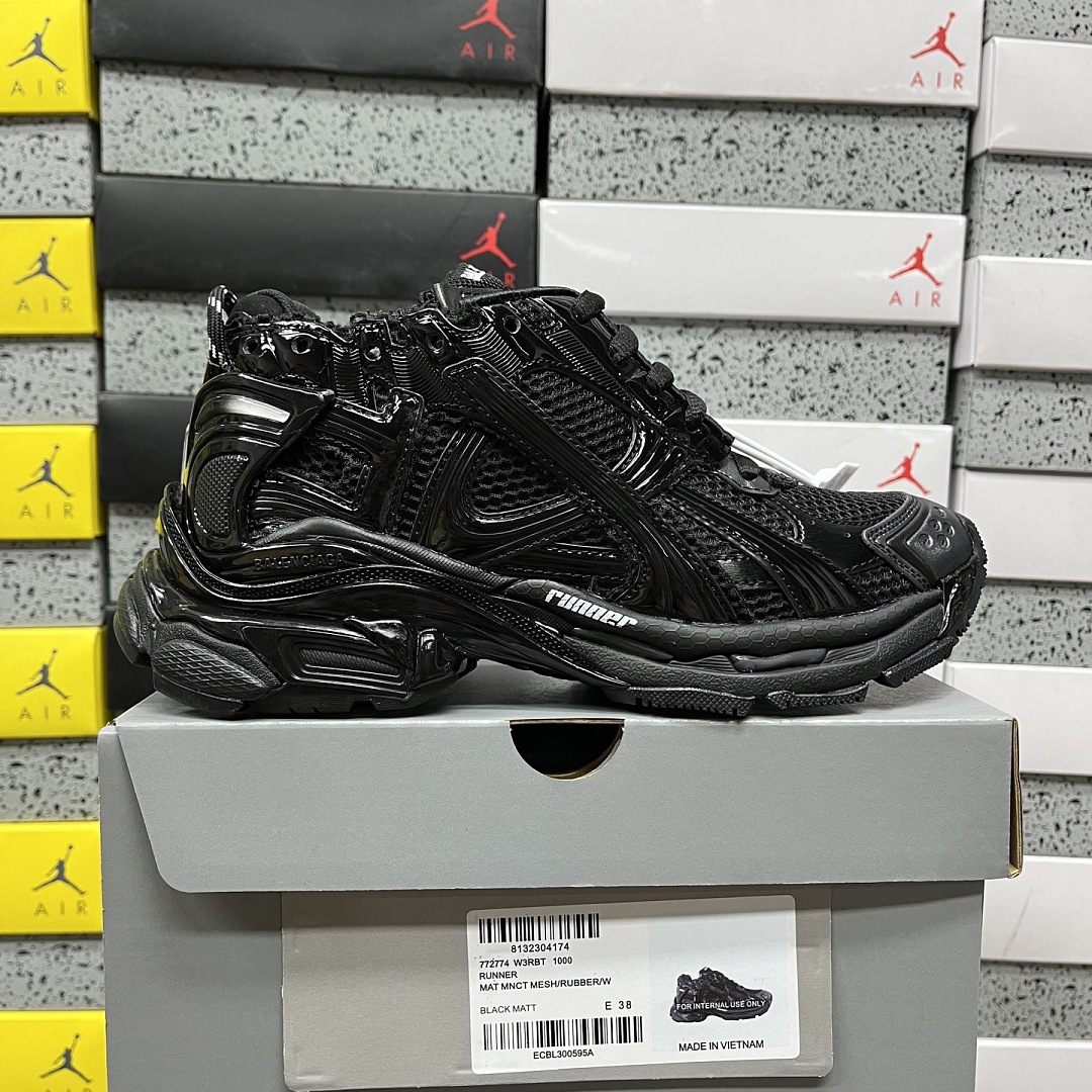 Balenciaga BLCG Runner 7.5