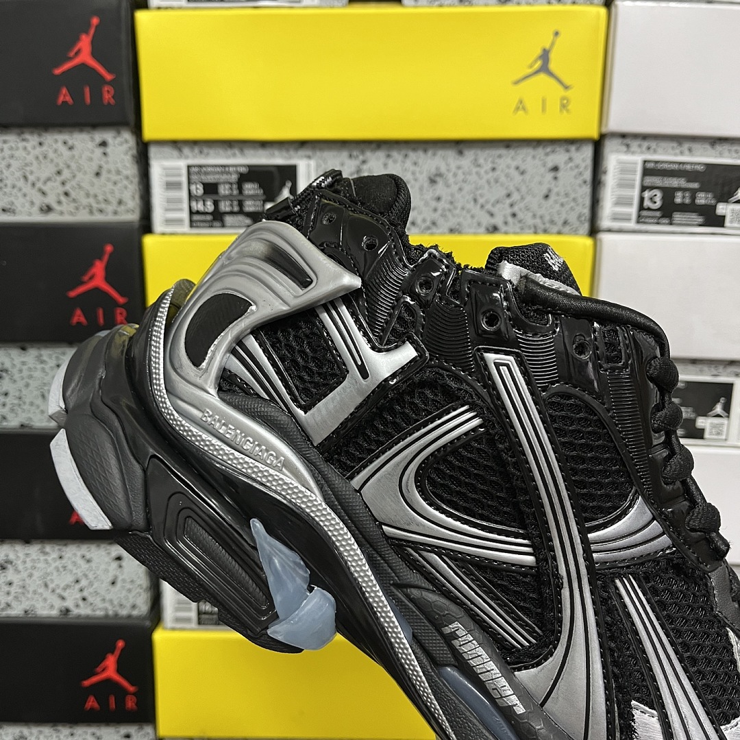 Balenciaga BLCG Runner 7.5 - Image 2