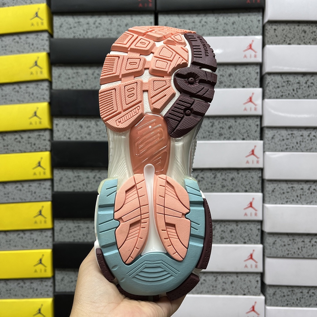 Balenciaga BLCG Runner 7.5 - Image 7