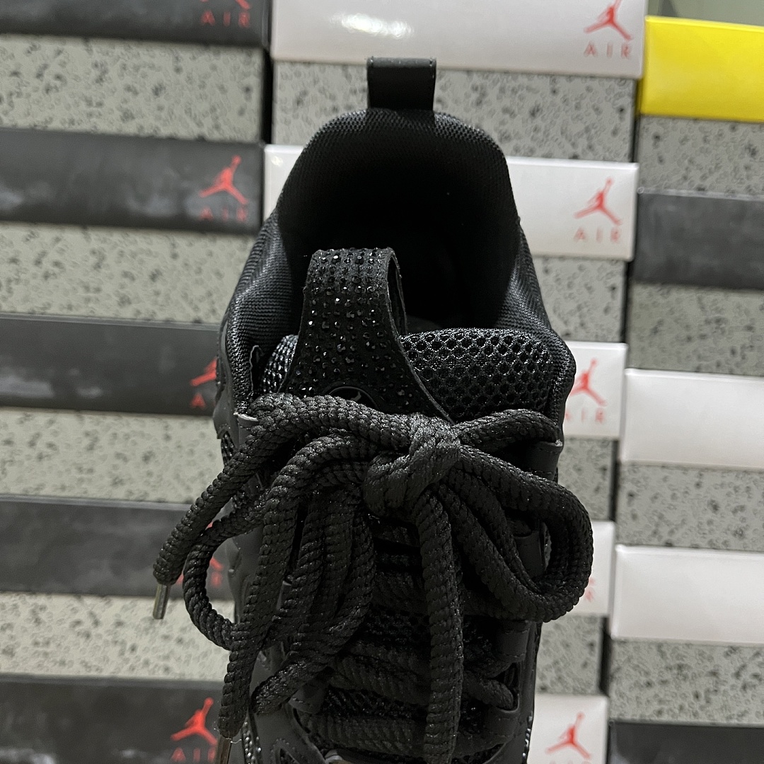 Louis Vuitton Skate Sneaker V3-9 - Image 7