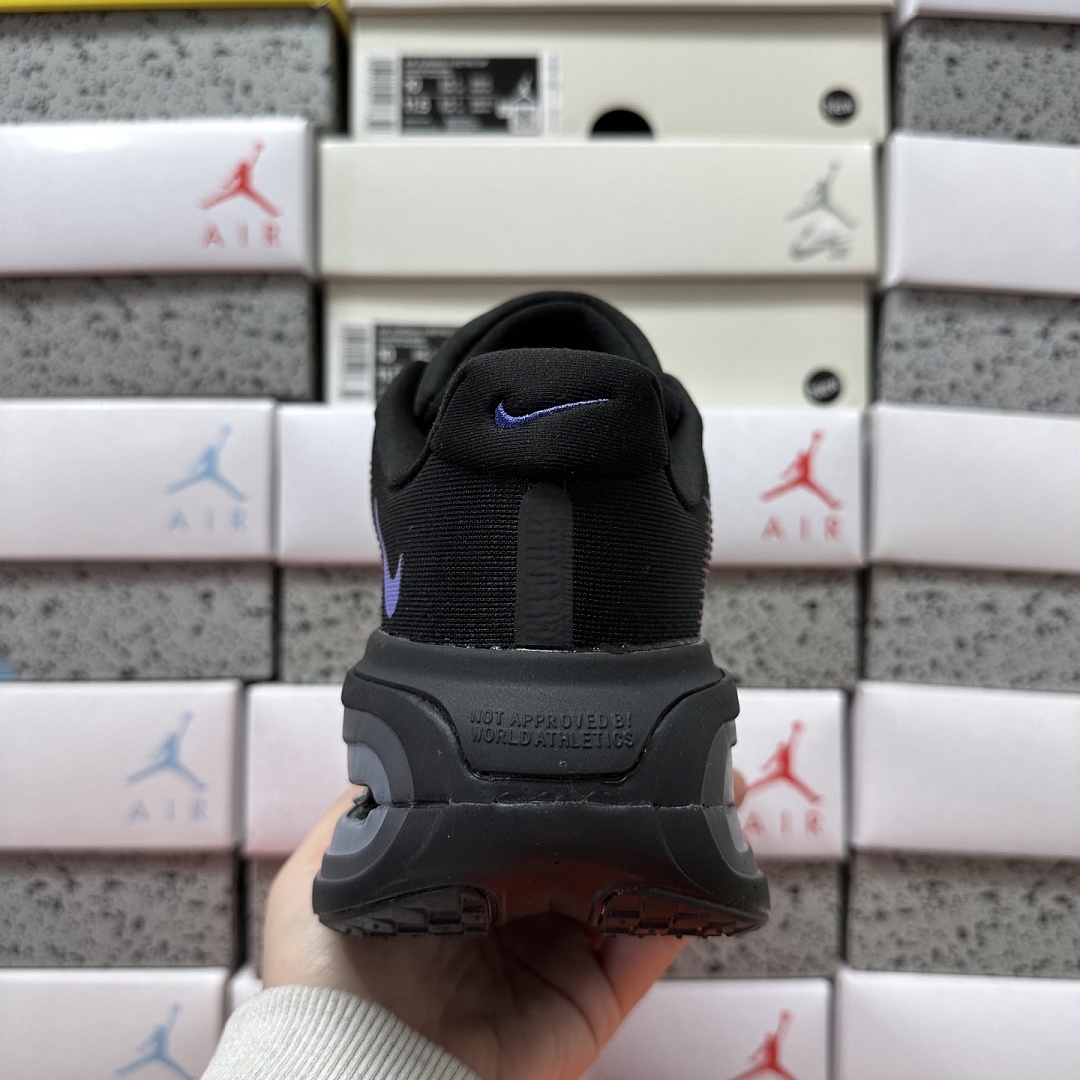 Nike Vomero Premium HQ2050-002 - Image 3