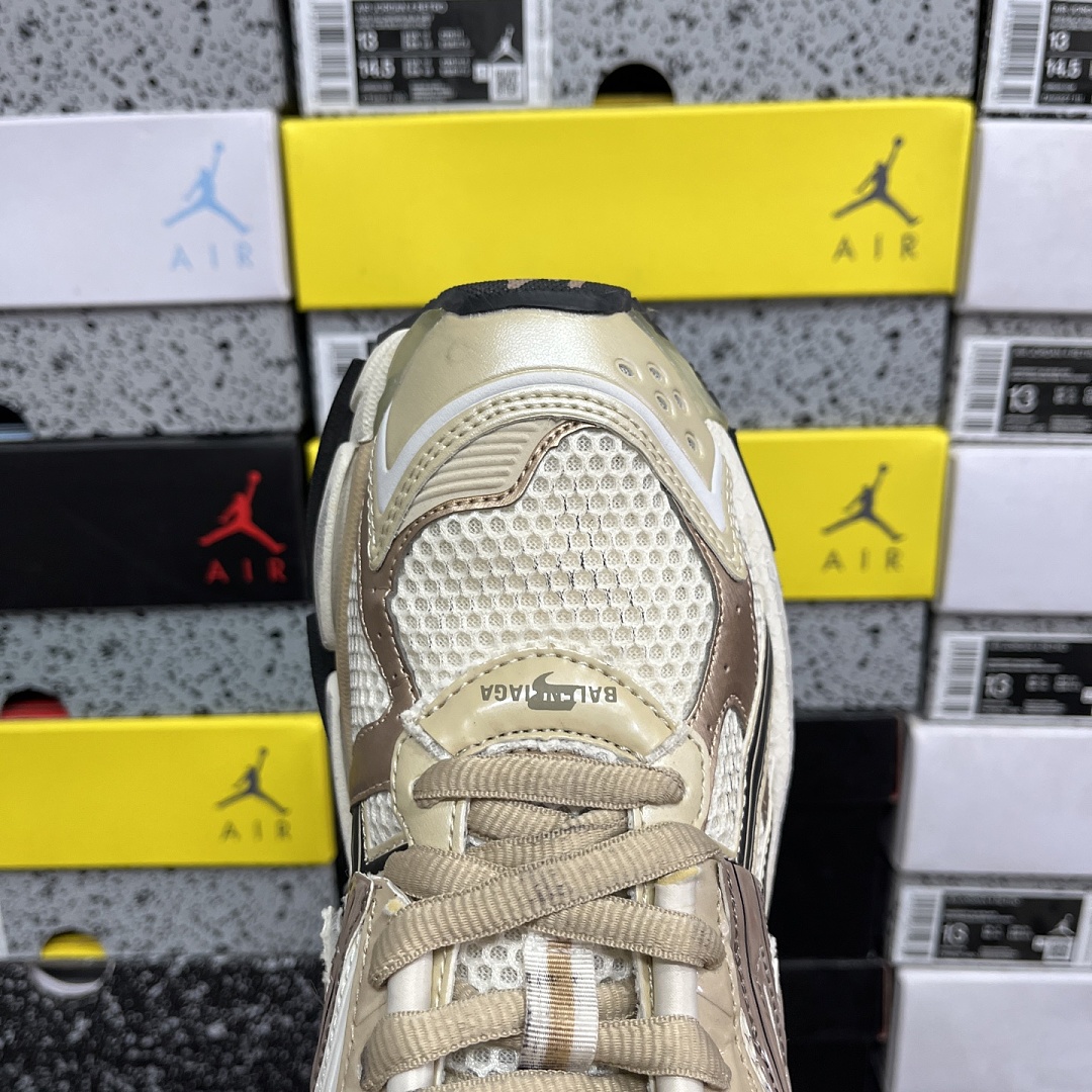 Balenciaga BLCG Runner 7.0 - Image 5