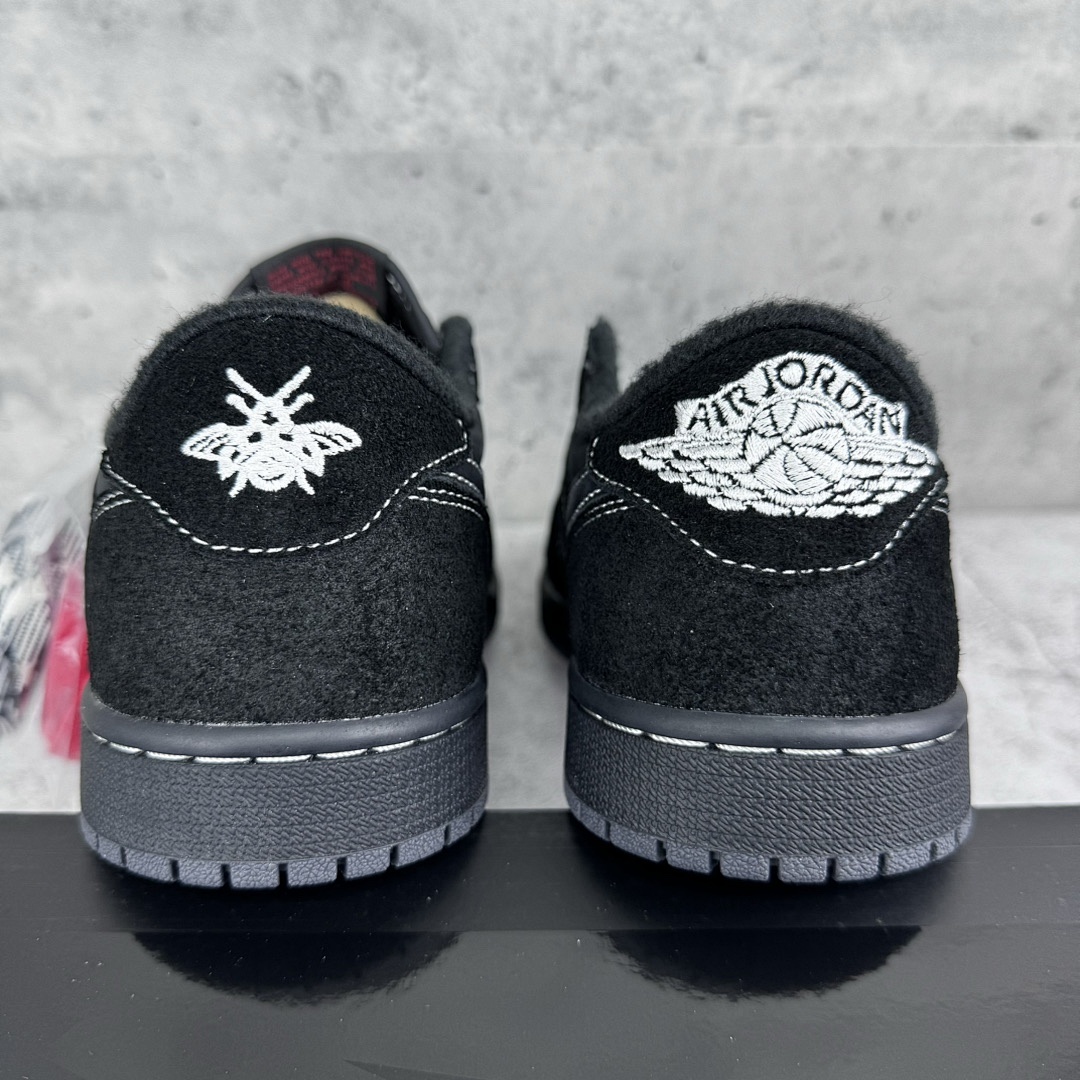 Chanel Jordan 1 Retro Low OG SP Travis Scott Black Phantom - Image 3