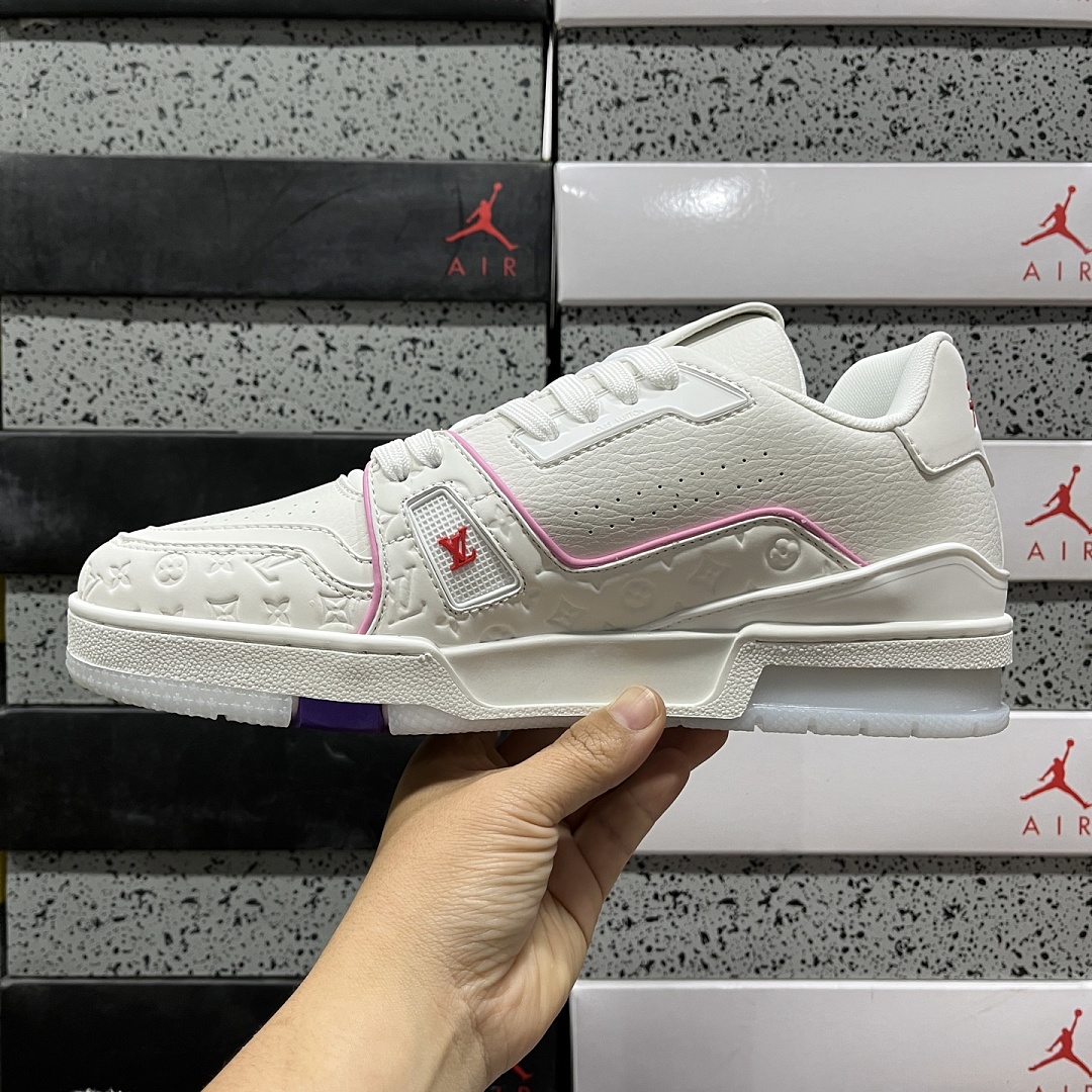 Louis Vuitton Trainer V2-10 - Image 6