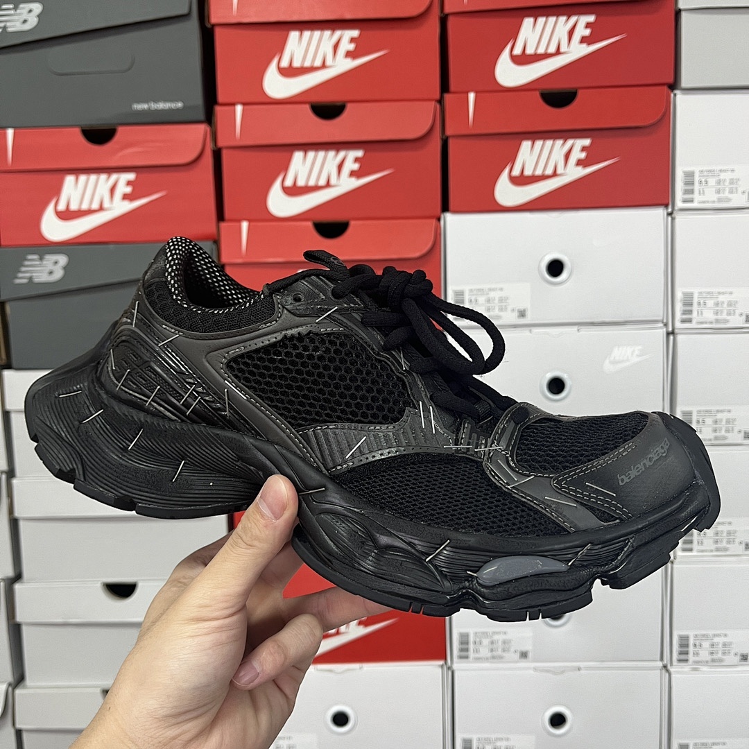 Balenciaga Satapler