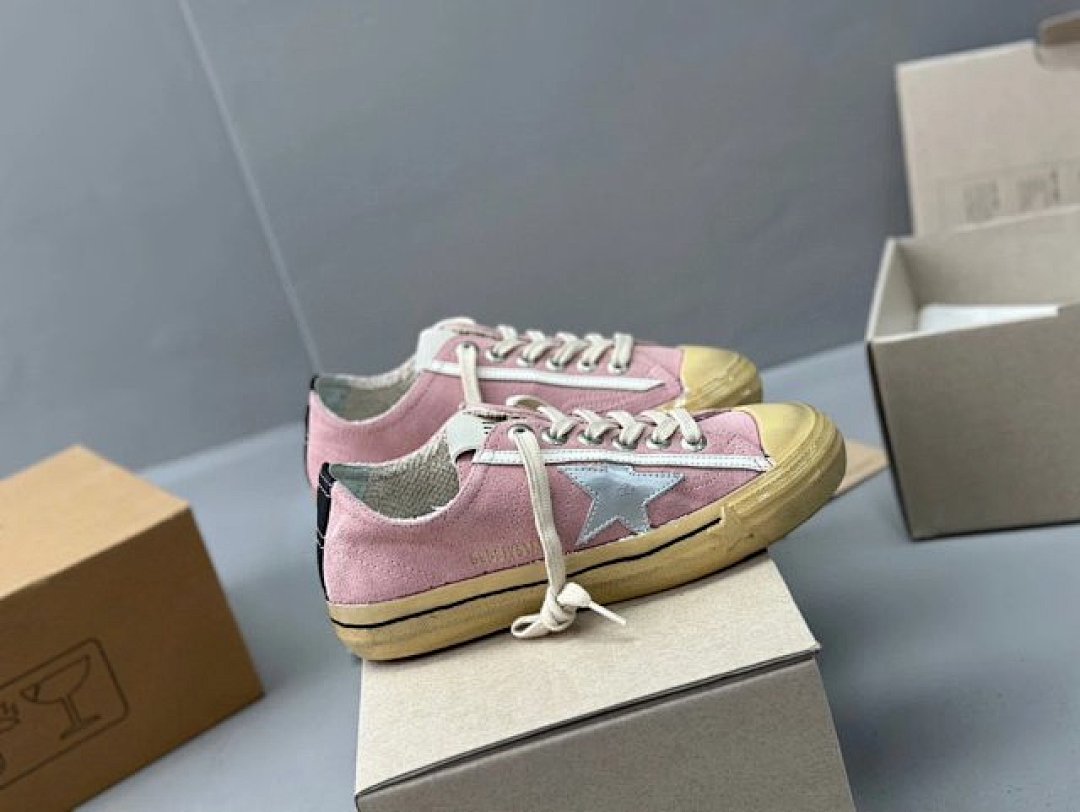 Golden Goose Deluxe Brand - Image 2